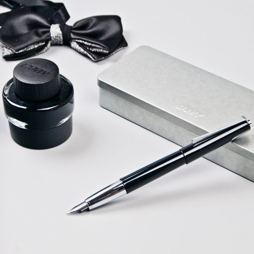 LAMY studio 鋼琴黑鋼筆墨水組 (不鏽鋼筆尖鋼筆+30ml墨水+E180鐵盒)