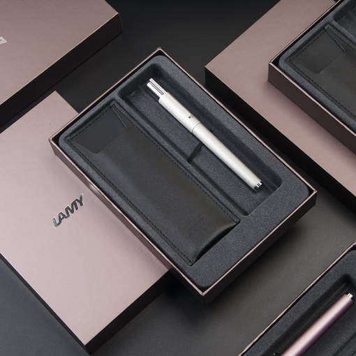 LAMY Scala 系列 限量 鋼珠筆 單入筆套禮盒（栗子棕色禮盒） – 不鏽鋼刷紋銀