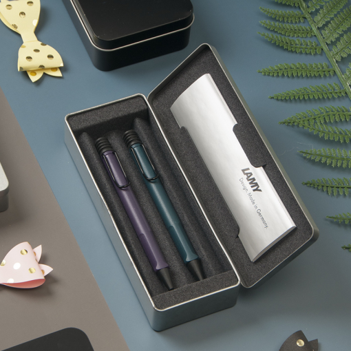 LAMY SAFARI 狩獵者系列 限量 森綠藍 原子筆+ 紫丁香 原子筆 鐵盒組